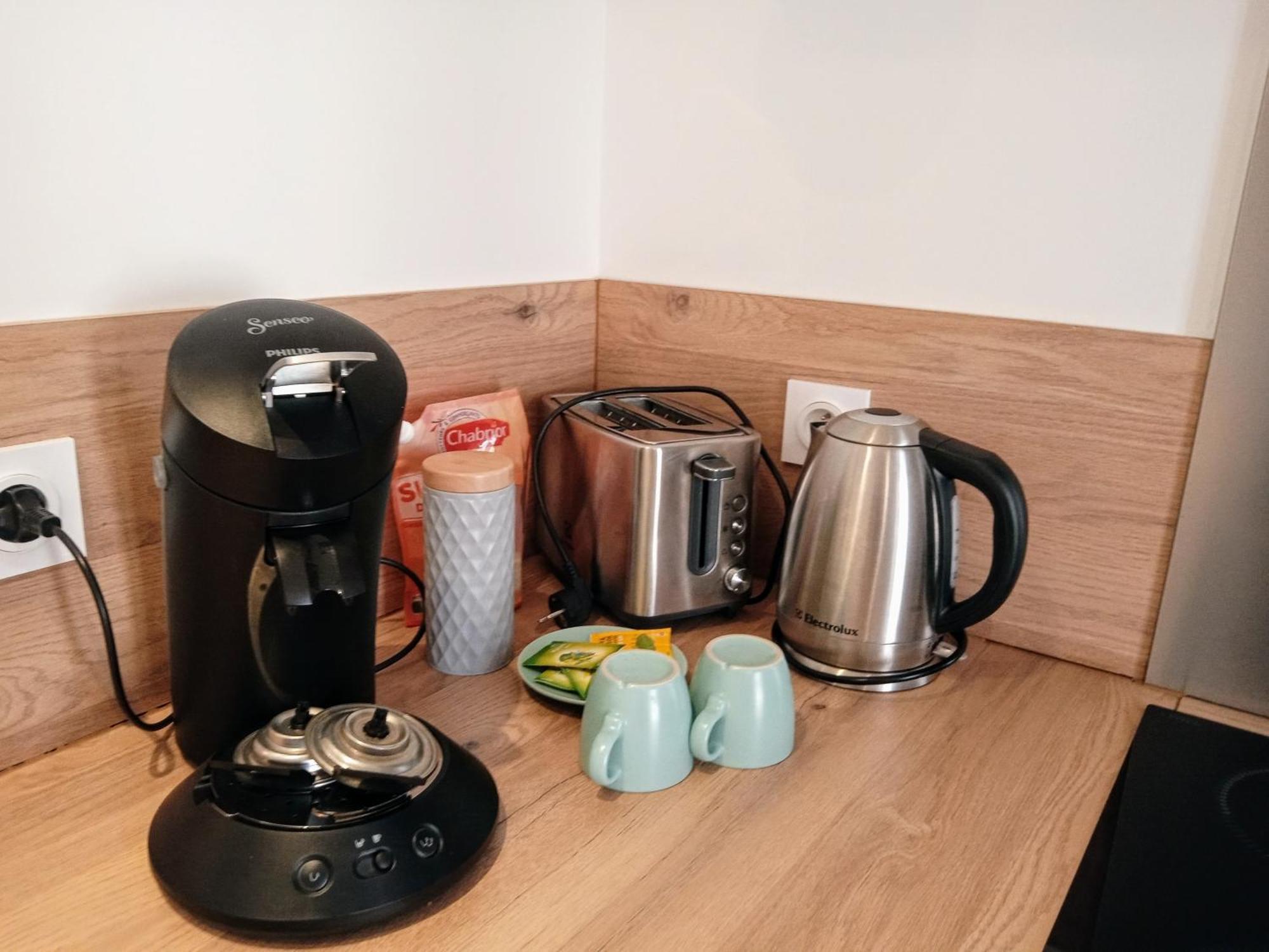 Les Studios De La Gare Linge Cafe The Inclus Wifi Vannes Eksteriør bilde
